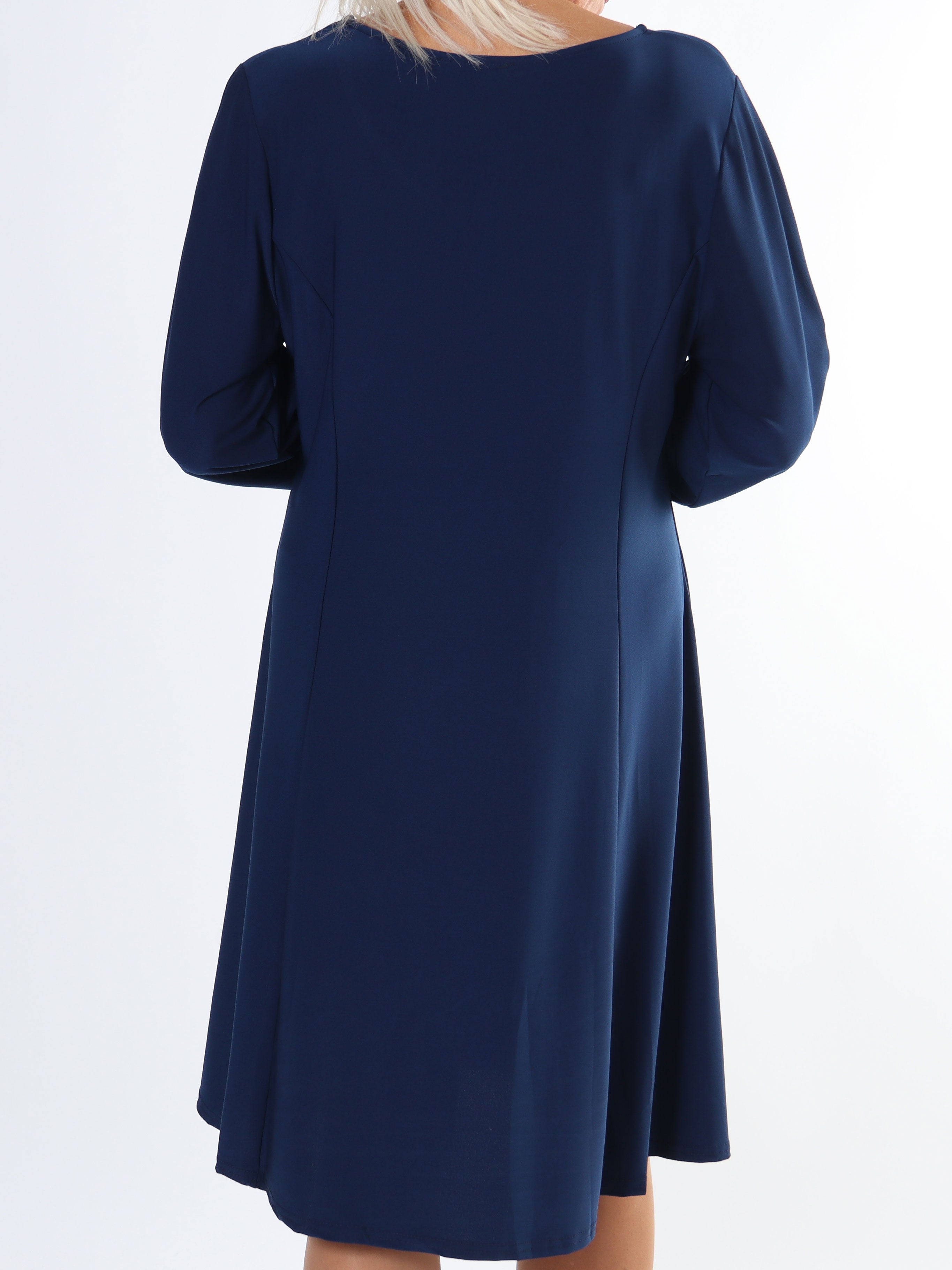 Maj Plain L/S - Elastisk plus size ensfarvet kjole